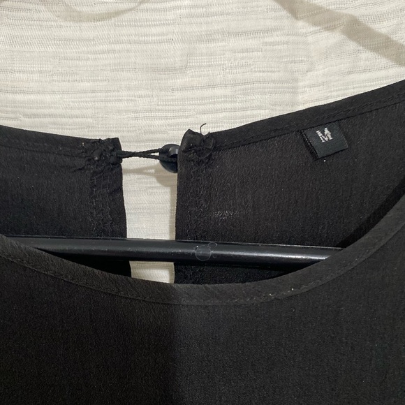 Elegant Black and White Lace Trim Women's Top - Picture 3 of 4